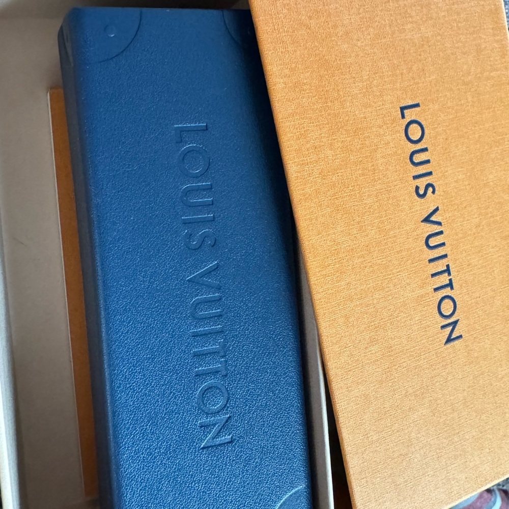 Louis Vuitton sunglasses - Picture 9 of 9